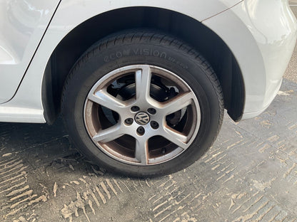 Neumático trasero izquierdo