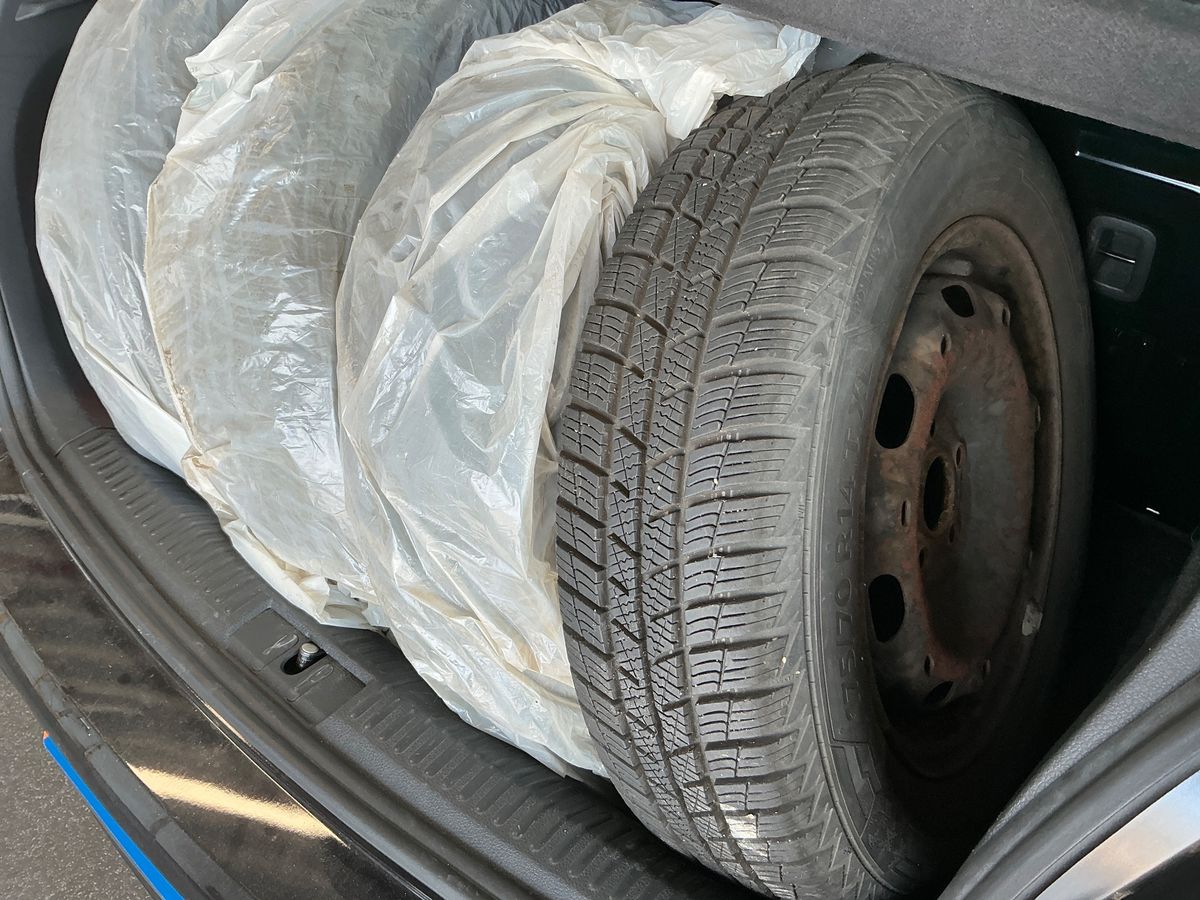 Secondary wheel set