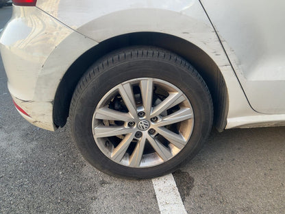 Neumático trasero derecho