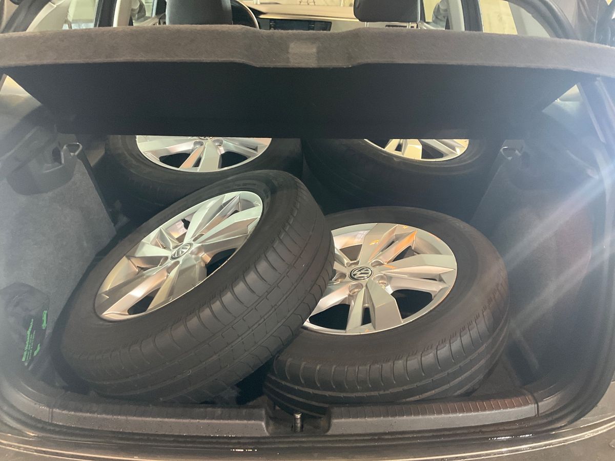 Secondary wheel set