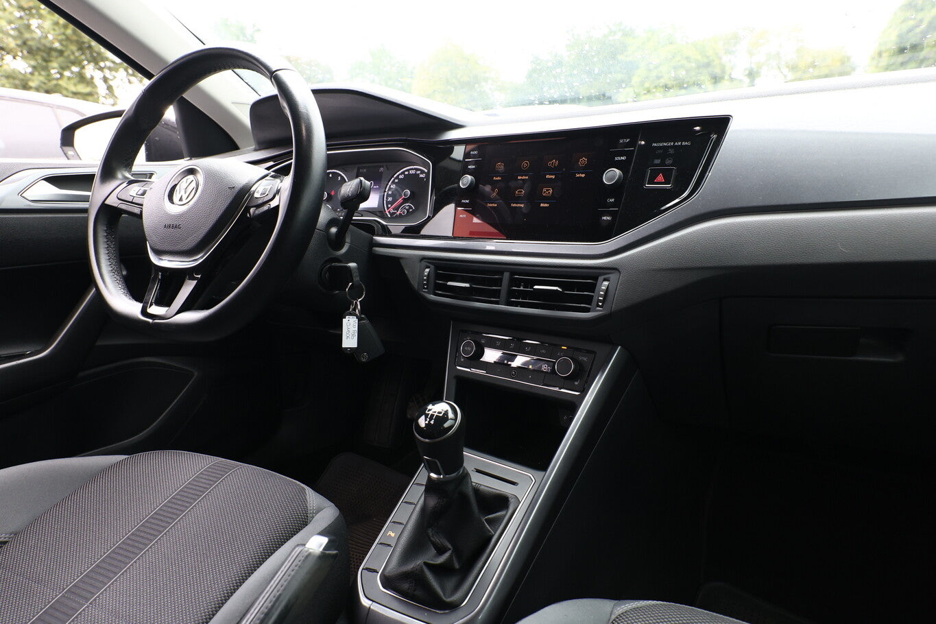 Volkswagen Polo 1.0 TSI 95 Highline CompMedia PDC SHZ 15Z  135651060 8