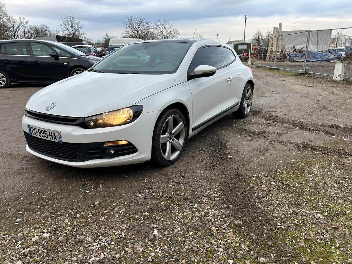 Volkswagen Scirocco 2.0 TDI DSG Pano SportP Navi PDC Keyles 147587530 0