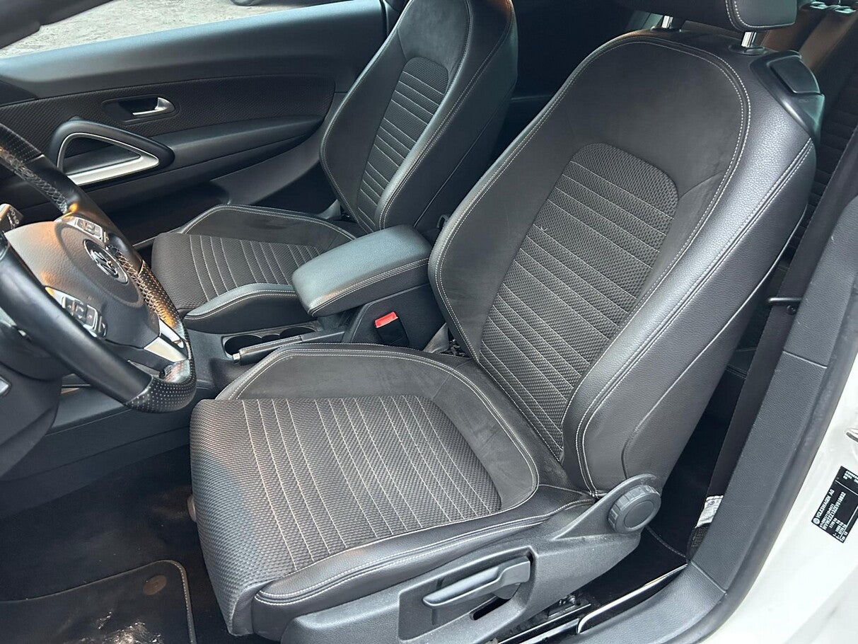Volkswagen Scirocco 2.0 TDI DSG Pano SportP Navi PDC Keyles 147587530 8