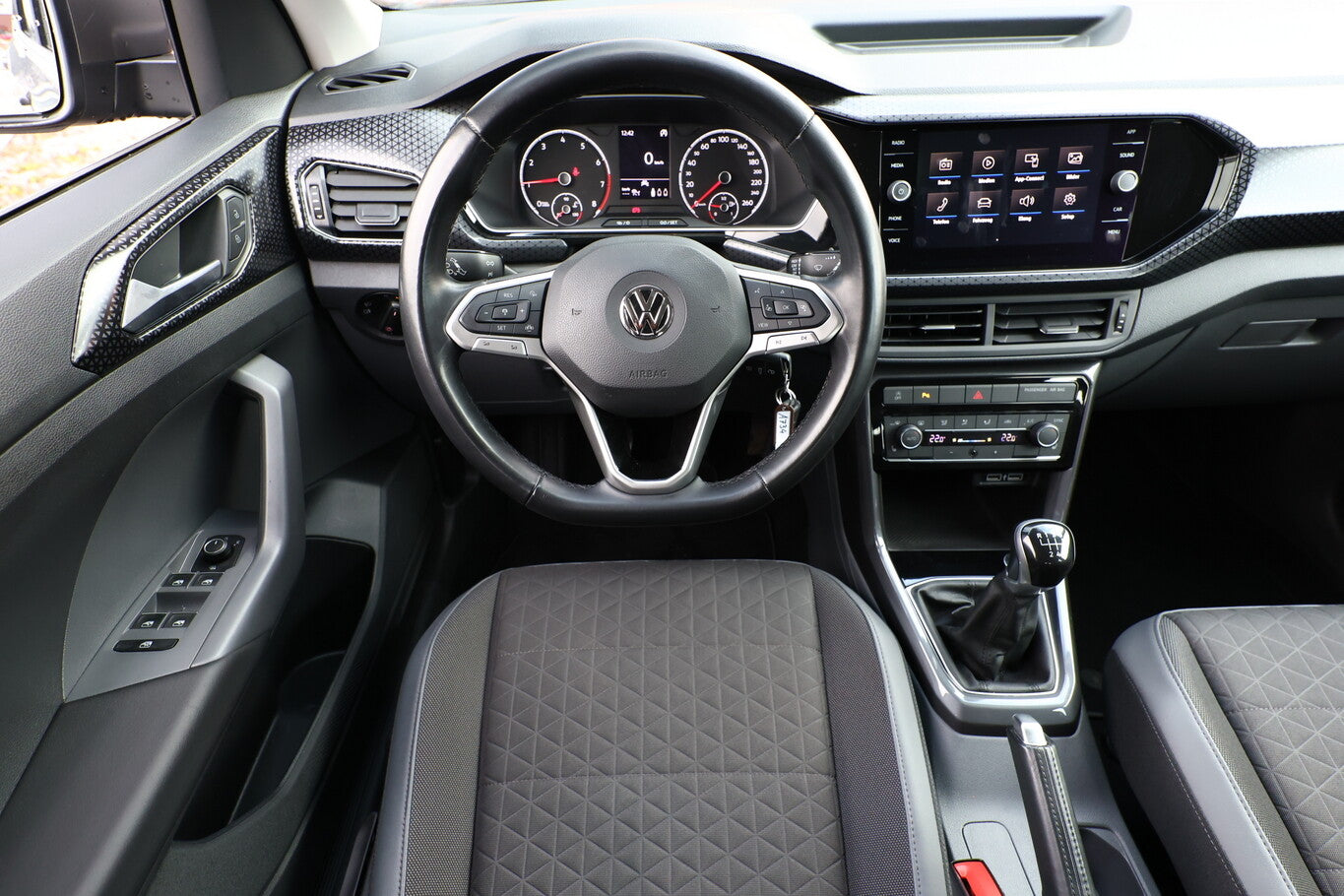 Volkswagen T-Cross 1.0 TSI 116 Style LED Kam ACC PDC AppCo  96496099 6