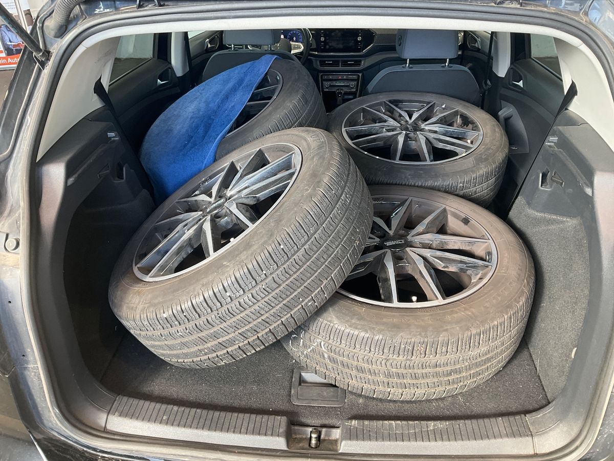 Secondary wheel set