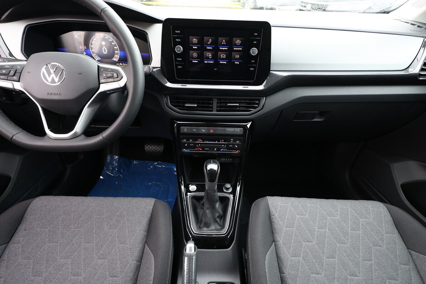 Volkswagen T-Cross TSI 115 DSG IQDrive SHZ Keyl ParkAs KAM 97341121 7