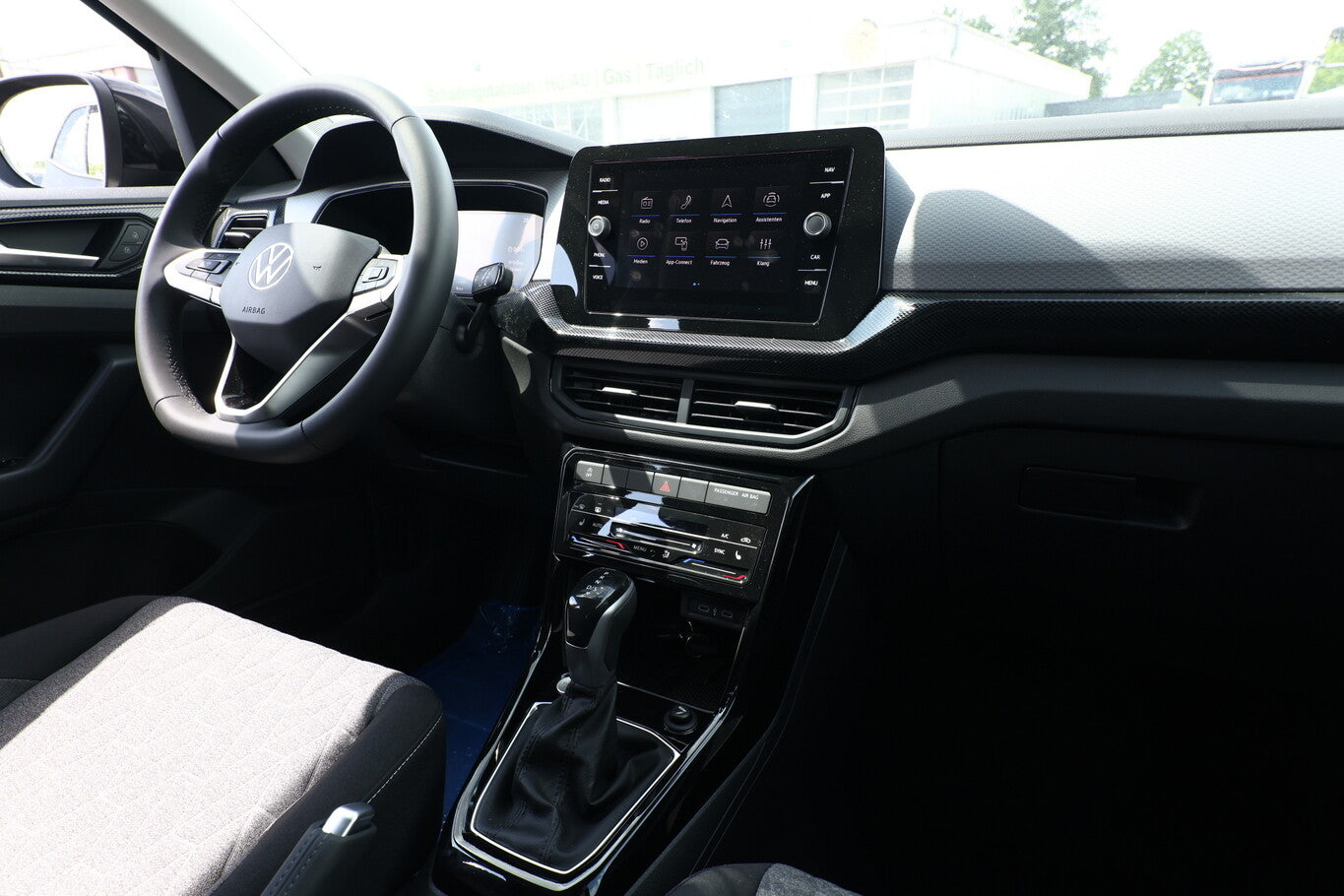 Volkswagen T-Cross 1.0 TSI 115 DSG Matrix 17Z IQ.Drive SHZ 128782369 8