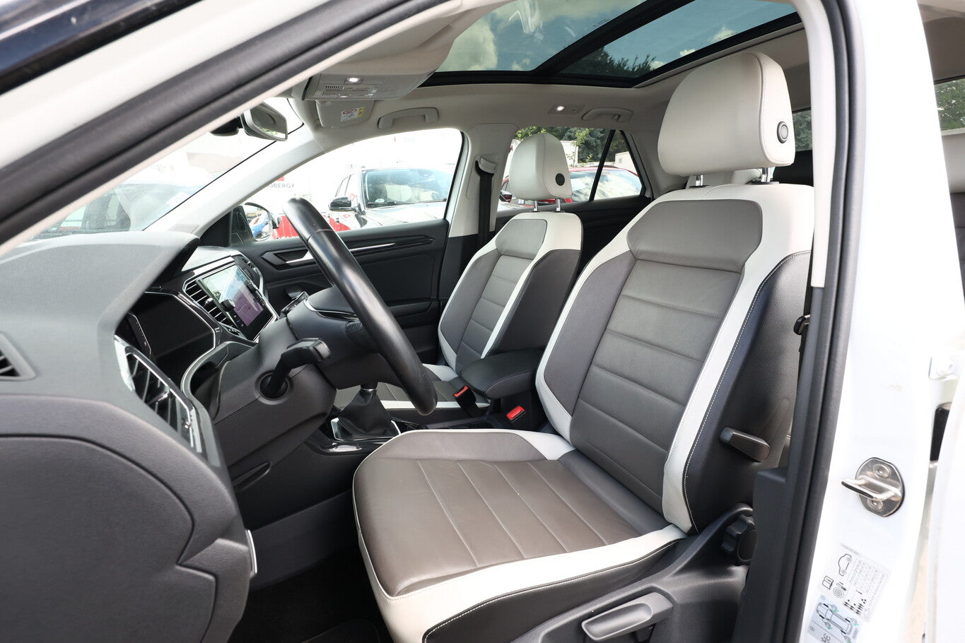 Volkswagen T-Roc 1.5 TSI 150 Sport Leder Pano ACC LED AHK  121223308 5