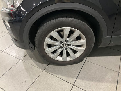 Neumático delantero izquierdo