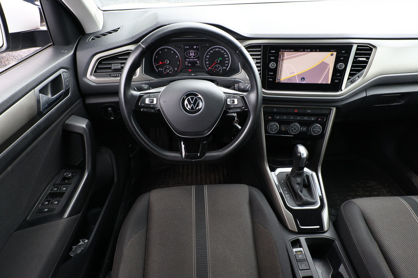 Volkswagen T-Roc 1.5 TSI 150 DSG Style LED ACC Nav PDC SHZ 128482954 6