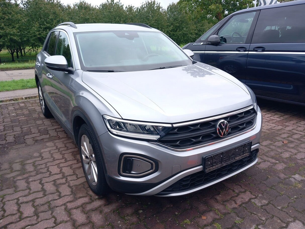 Volkswagen T-Roc 1.5 TSI 150 DSG Life LED ParkA ACC 17Z Kam 137677287 1