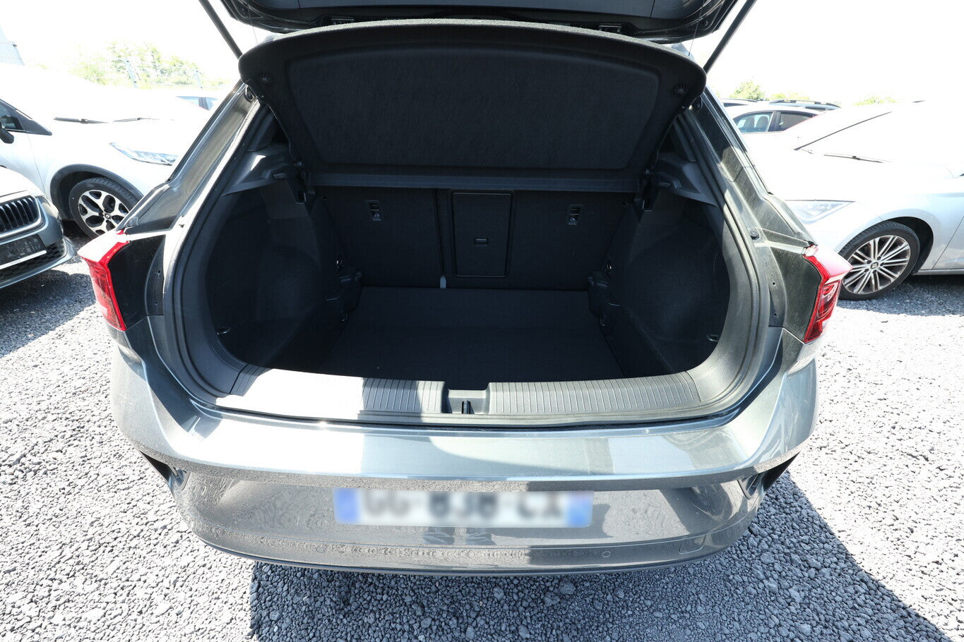 Volkswagen T-Roc 2.0 TDI 150 DSG R-Line LED Nav. PDC 120481531 11