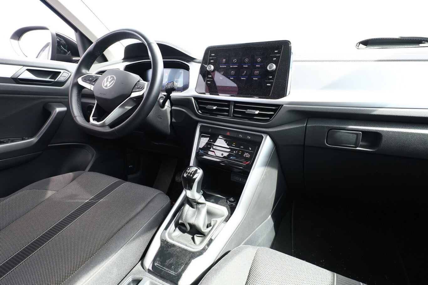 Volkswagen T-Roc 1.5 TSI 150 2Z-Clim Kam SHZ Keyl ACC PrivG 135851785 8