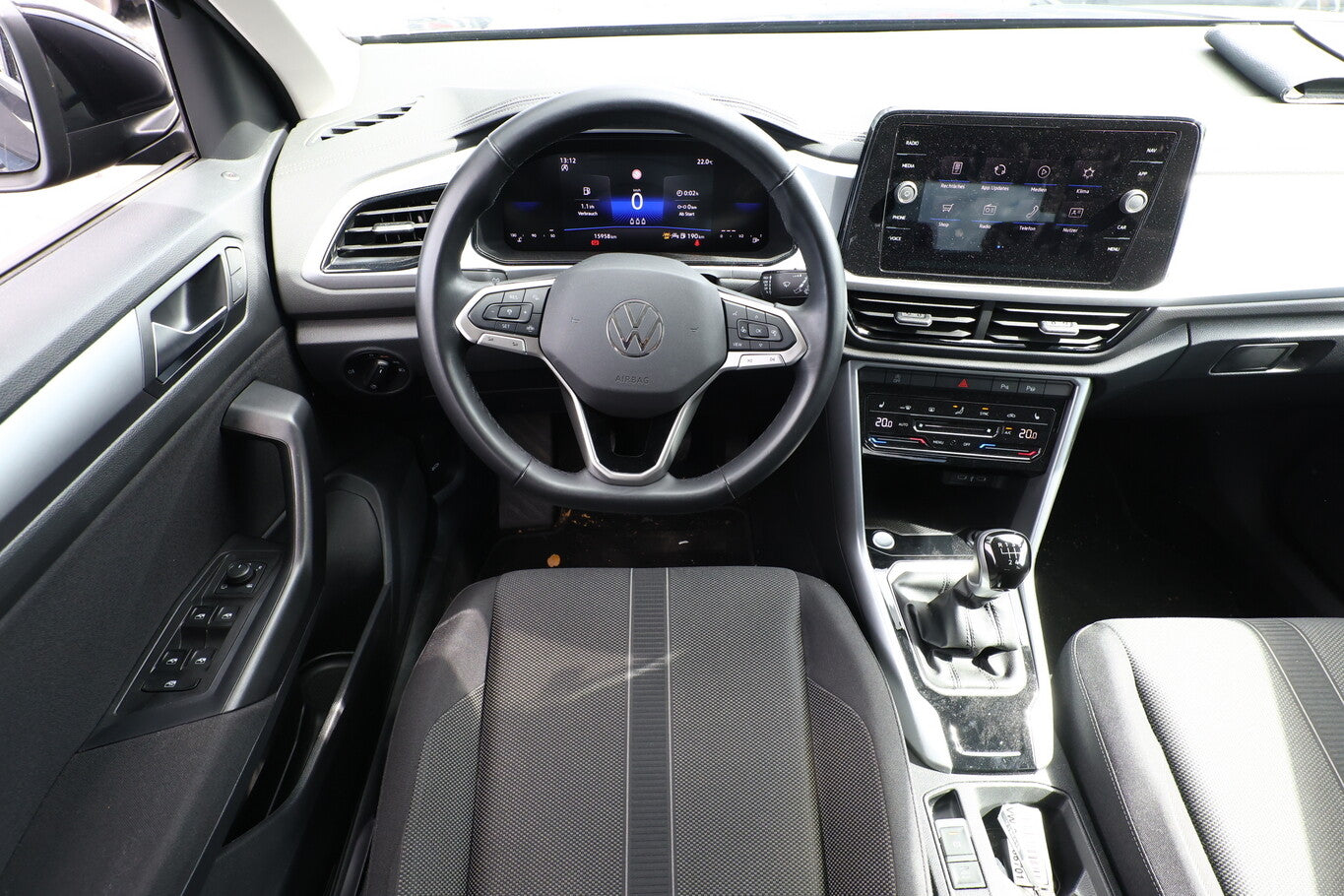 Volkswagen T-Roc 1.5 TSI 150 2Z-Clim Kam SHZ Keyl ACC PrivG 135851785 6