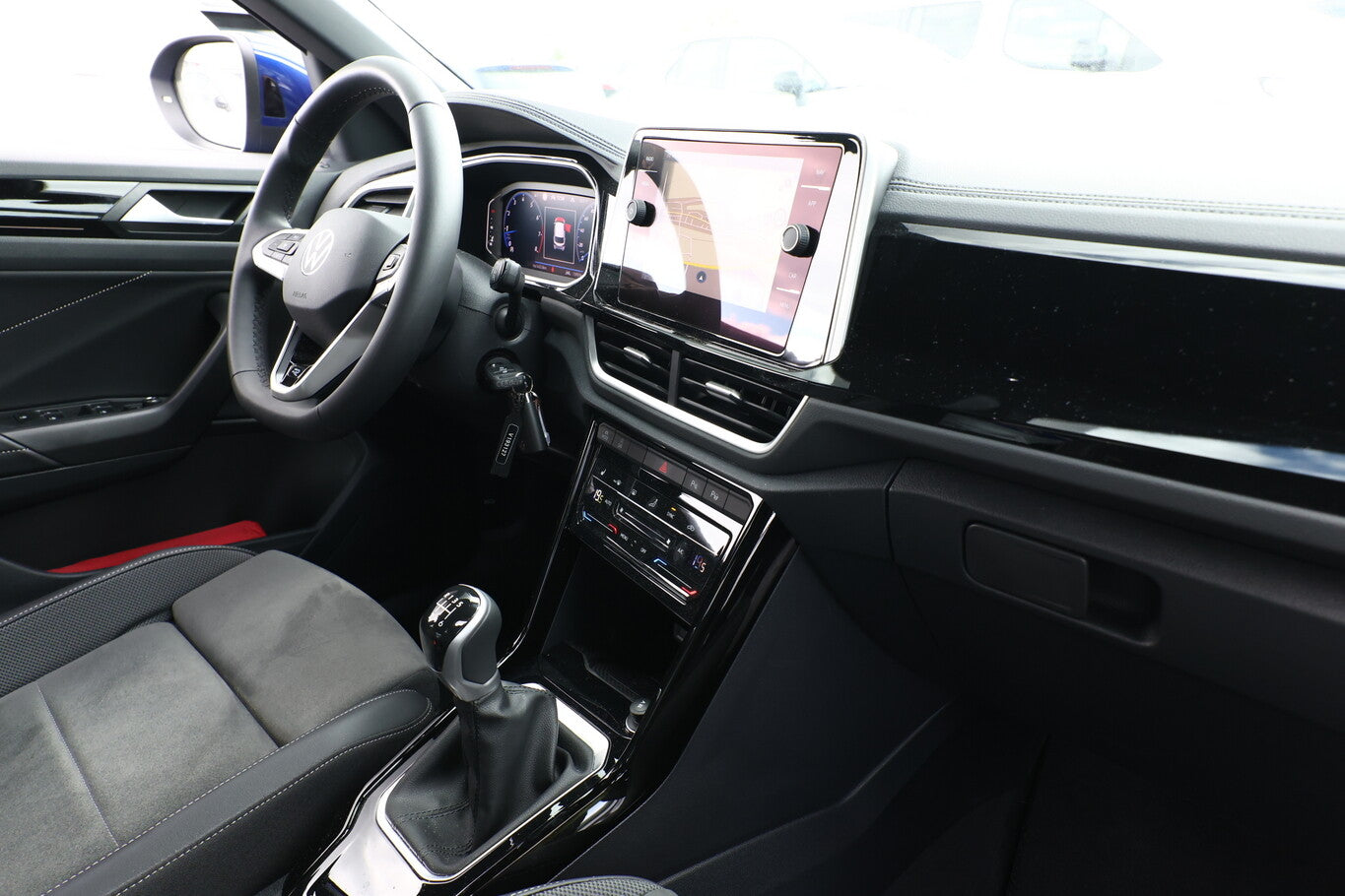 Volkswagen T-Roc 1.5 TSI 150 R-Line Nav Matrix DigCo LM17Z 138587060 8