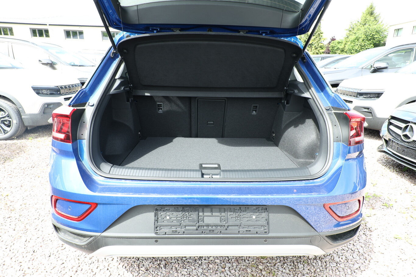 Volkswagen T-Roc 1.5 TSI 150 DSG LED+ R2D Keyl Kam SHZ 17Z 114679075 10