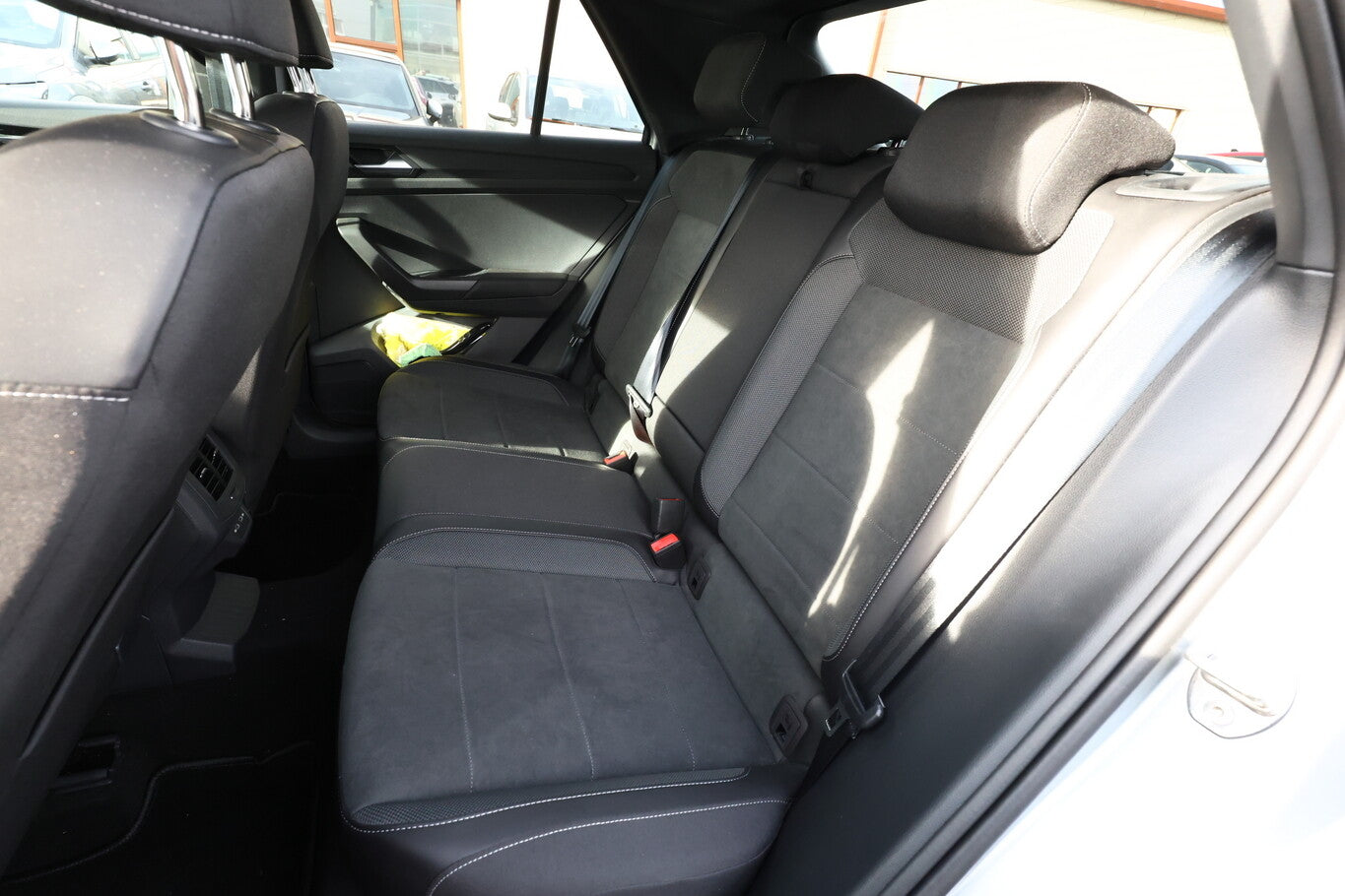 Volkswagen T-Roc 150 DSG Style BlackP Matrix Nav EHK IQDriv 149170346 9