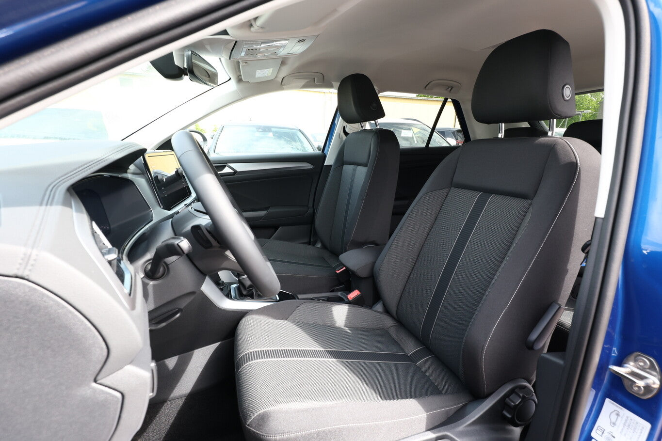 Volkswagen T-Roc 1.5 TSI 150 DSG LED+ R2D Keyl Kam SHZ 17Z 114679075 5