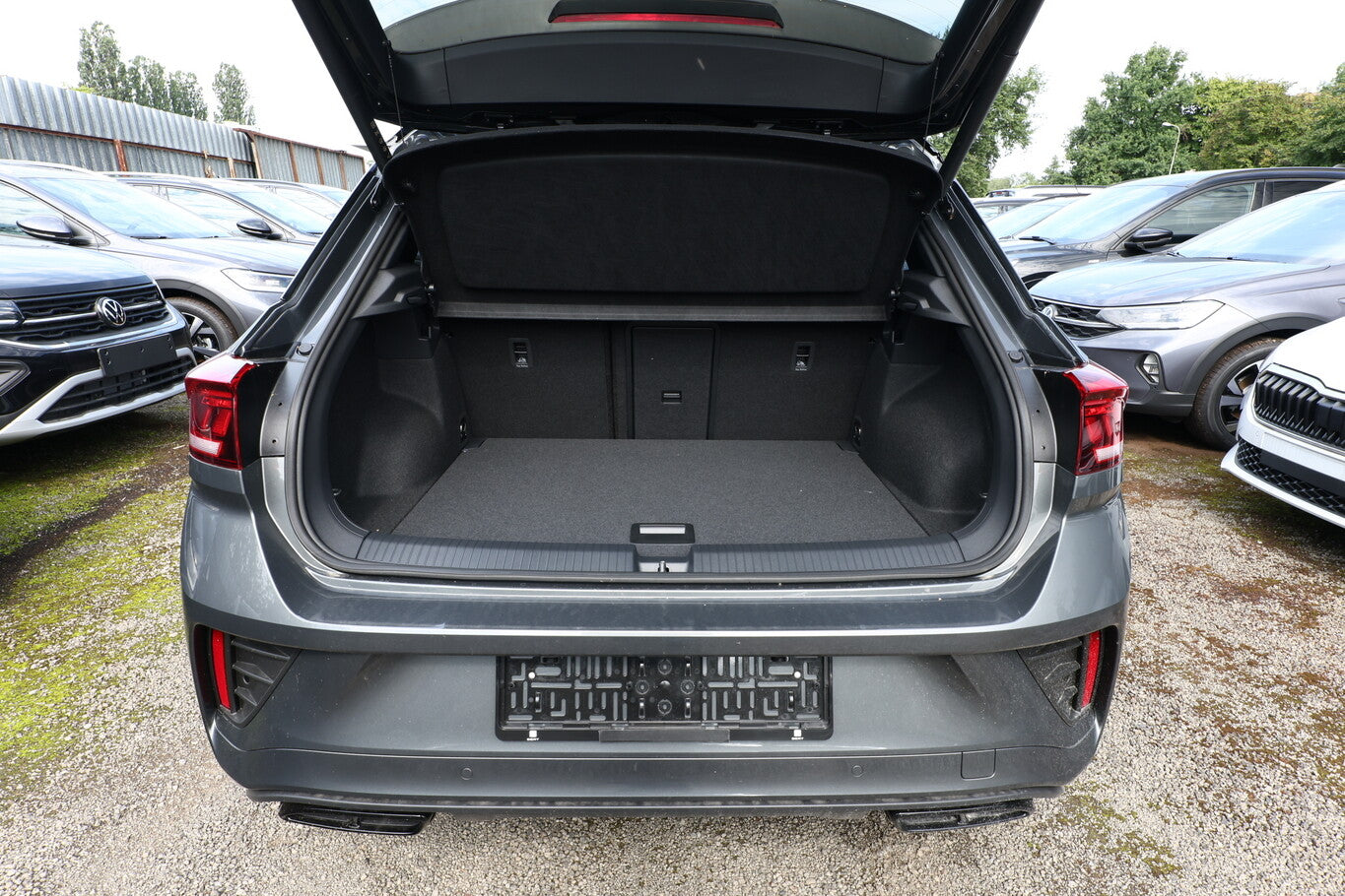 Volkswagen T-Roc TSI DSG R-Line Pano BlackP 19Z LED+ EasyOp 152383601 10