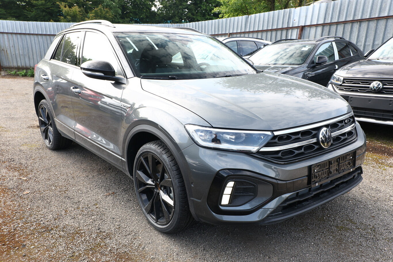 Volkswagen T-Roc TSI DSG R-Line Pano BlackP 19Z LED+ EasyOp 152383601 1