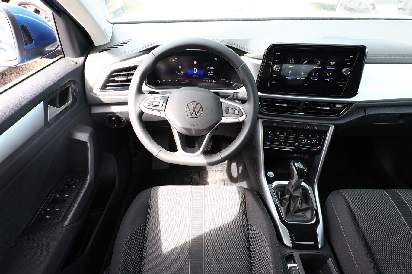 Volkswagen T-Roc 1.5 TSI 150 DSG LED+ R2D Keyl Kam SHZ 17Z 114679075 6