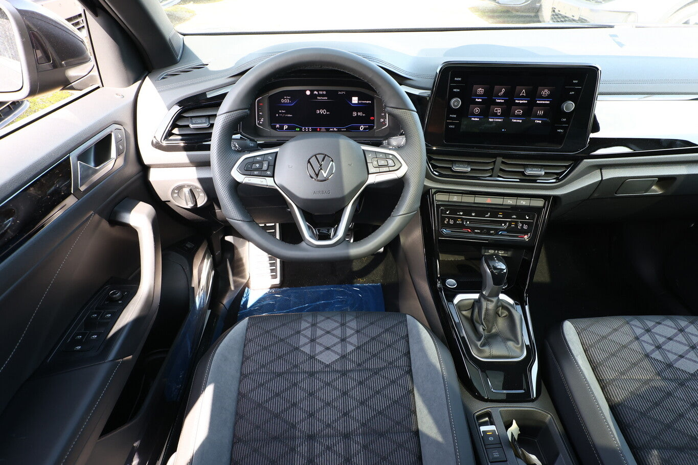Volkswagen T-Roc 1.5 TSI 150 DSG R-Line Pano BlackP EasyO  126689342 6