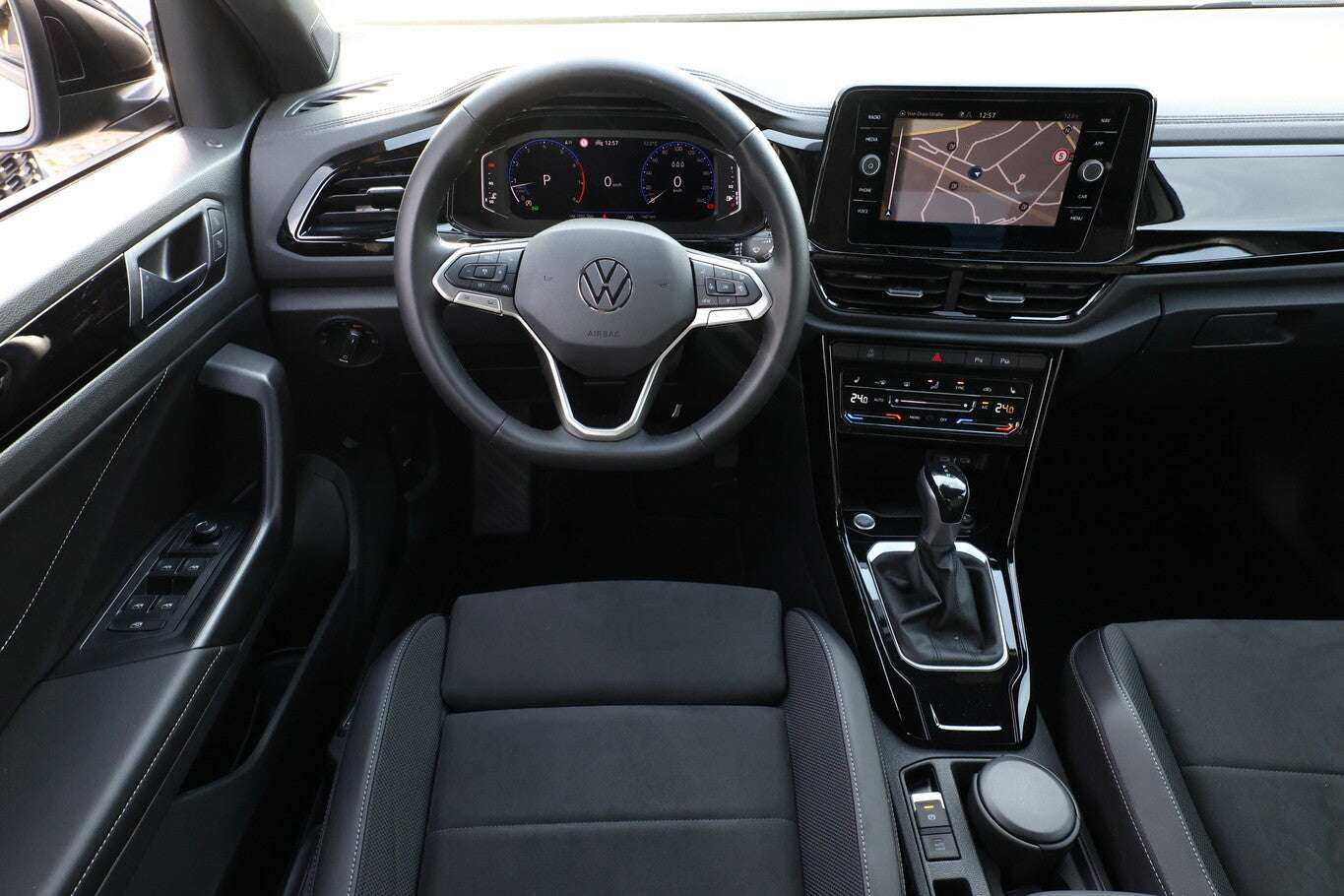 Volkswagen T-Roc 150 DSG Style BlackP Matrix Nav EHK IQDriv 149170346 6