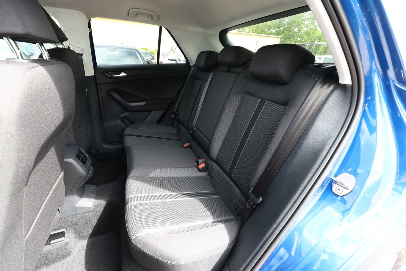 Volkswagen T-Roc 1.5 TSI 150 DSG LED+ R2D Keyl Kam SHZ 17Z 114679075 9