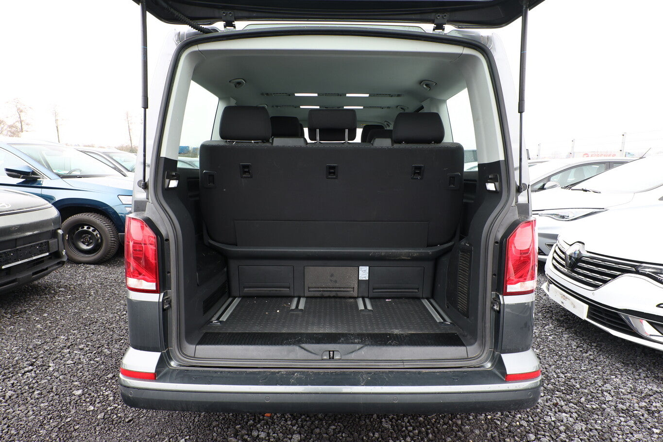 Volkswagen T6.1 Multivan 2.0 TDI 150 DSG7 Trendline 7S Nav  109048694 10