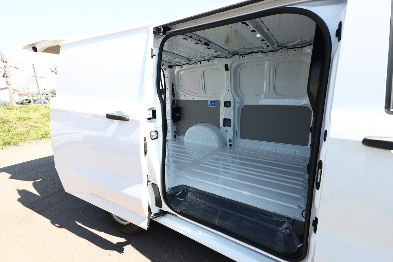 Volkswagen T7 Transporter 2.0 TDI 150 LED DigC PDC FACELIFT 92960245 9
