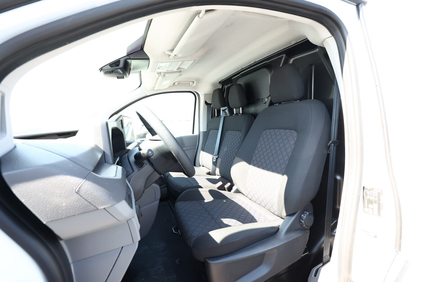 Volkswagen T7 Transporter 2.0 TDI 150 LED DigC PDC FACELIFT 92960245 5