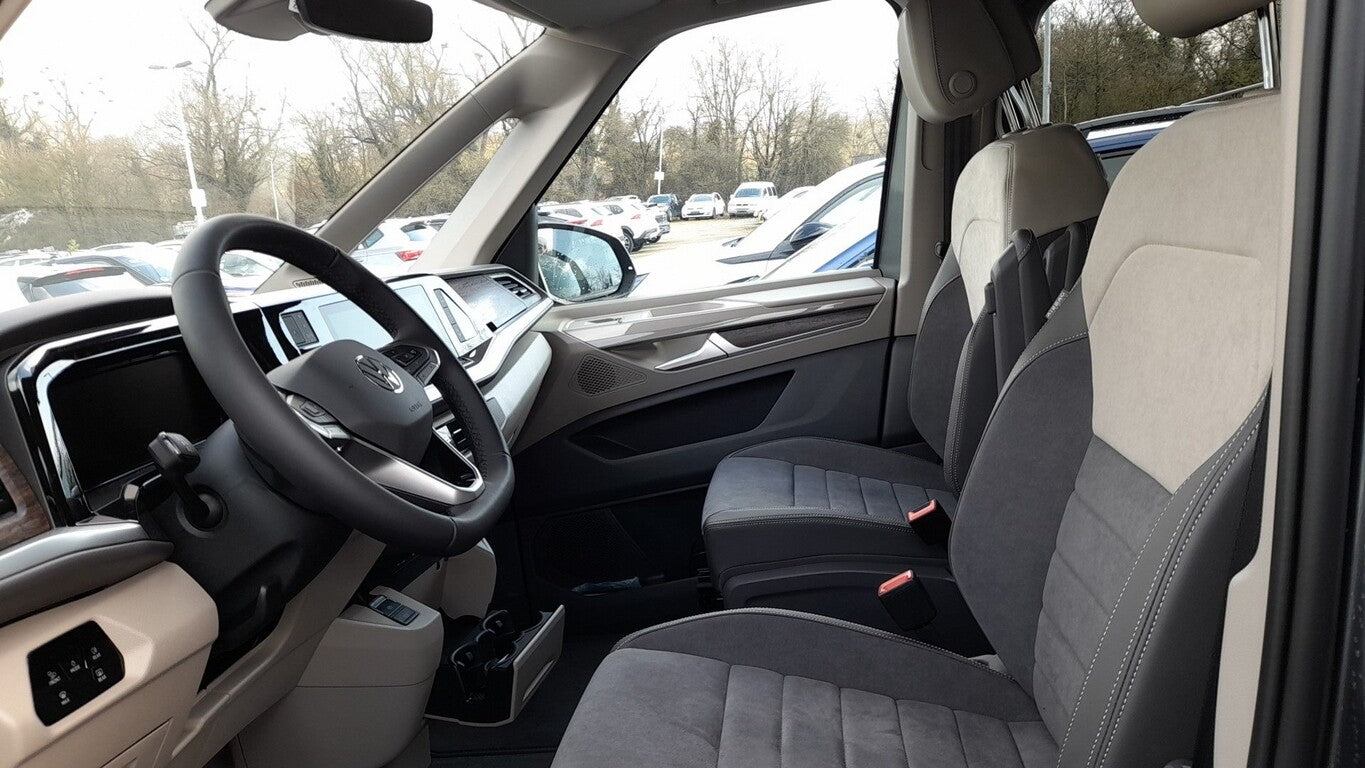 Volkswagen T7 Multivan 2.0 TDI 150 DSG Style NavPro PrivG 95960599 9