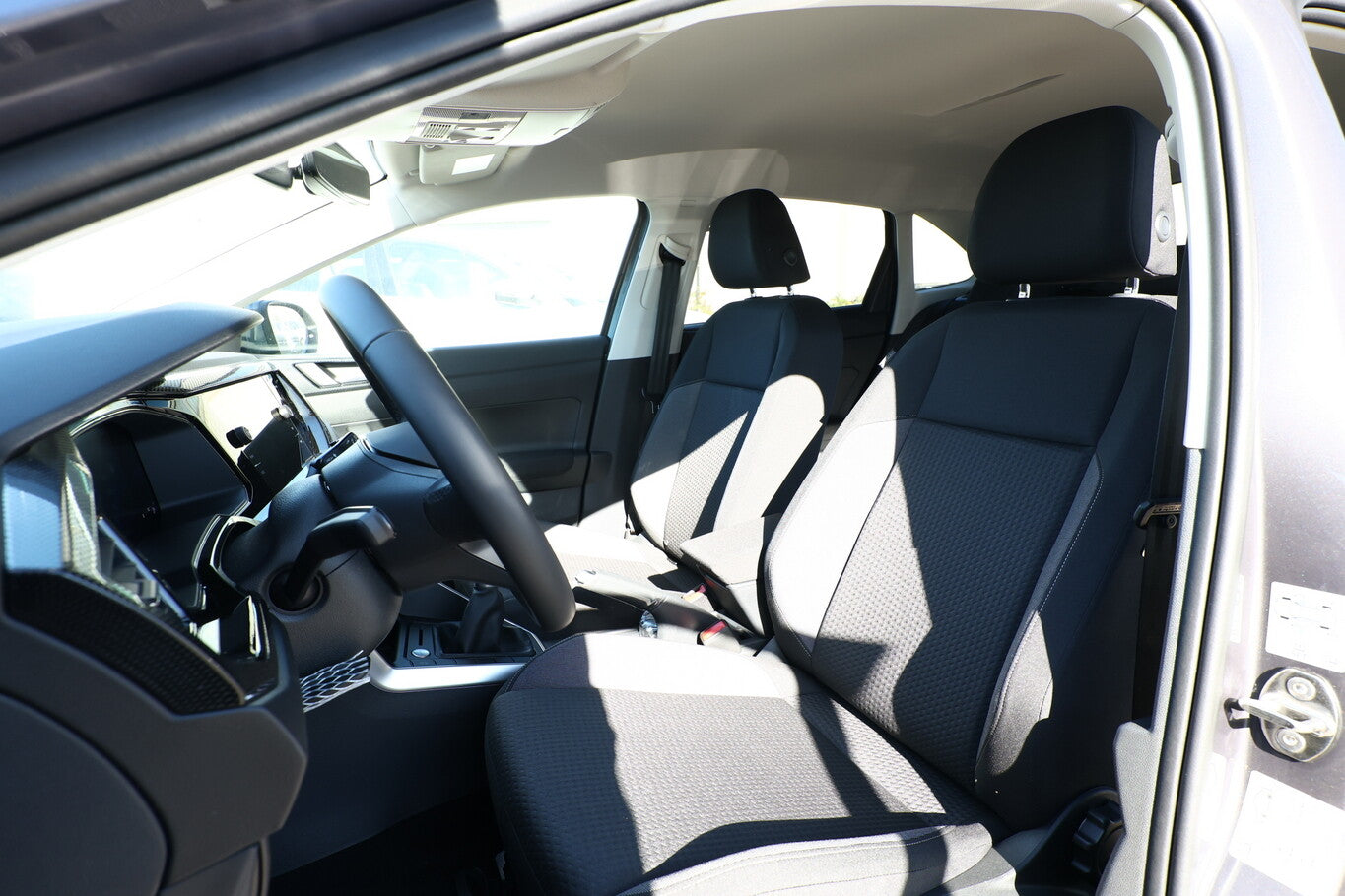 Volkswagen Taigo TSI115 IQMatrix Ready2D 2ZClim Kam Keyless 91029563 5
