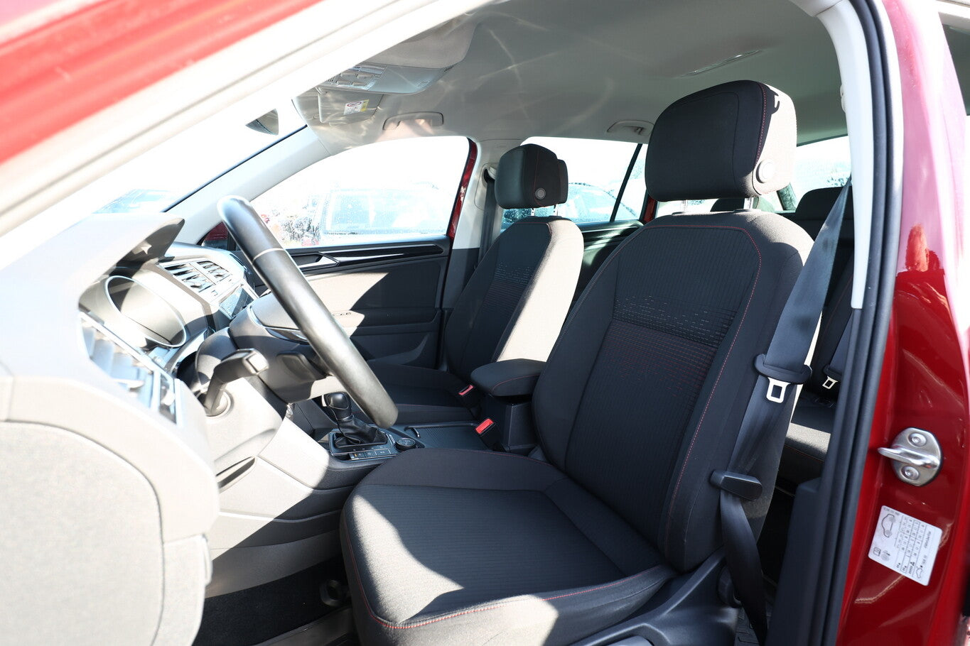 Volkswagen Tiguan 2.0 TDI 190 DSG 4M Sound NavPro EasyO 18Z 103519960 5