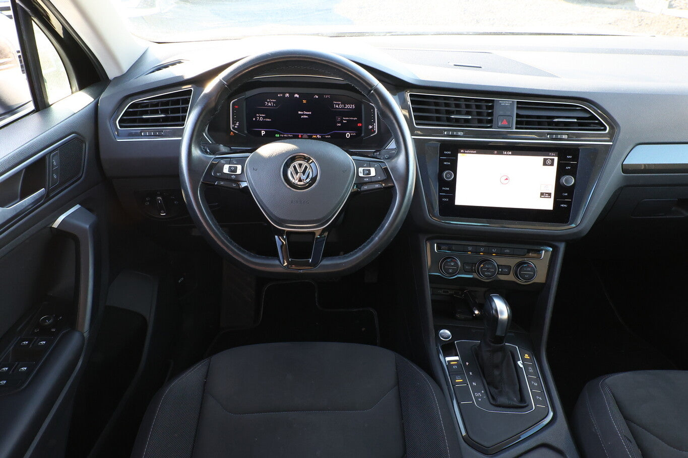 Volkswagen Tiguan 2.0 TDI 150 DSG Highline LED Pano R-Line 107912421 5