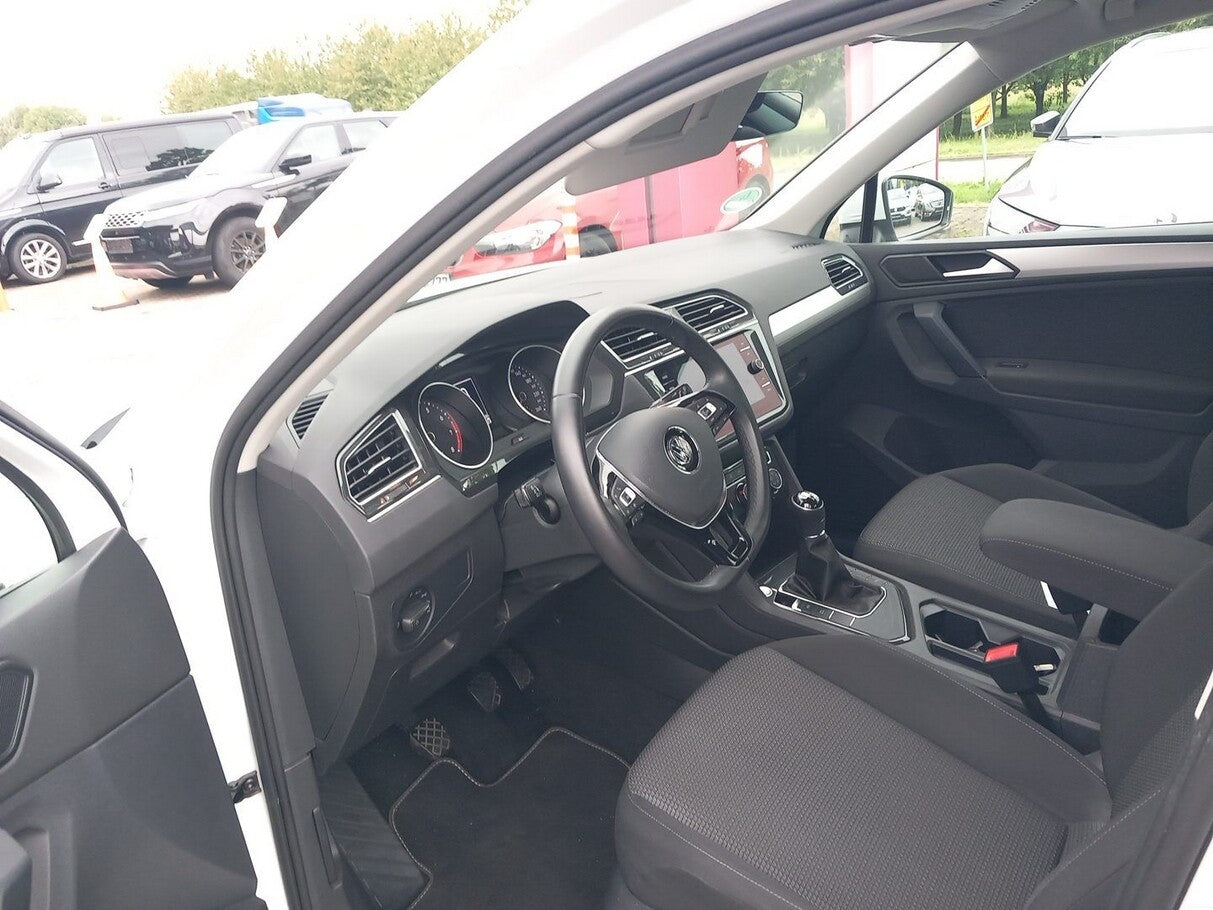 Volkswagen Tiguan 1.5 TSI 150 Trendline LED PDC Nav Temp  140109176 4