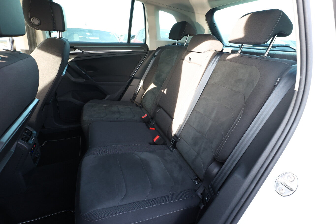 Volkswagen Tiguan 1.5 TSI 130 Comfortline LED ergoA ACC PDC 140990561 9