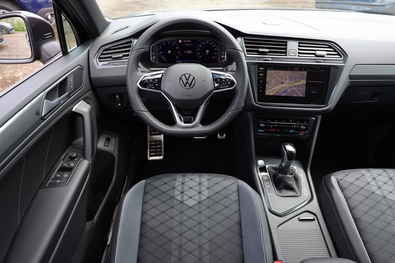 Volkswagen Tiguan 1.5 TSI 150 DSG R-Line NavPro Pano H/K  105327439 6
