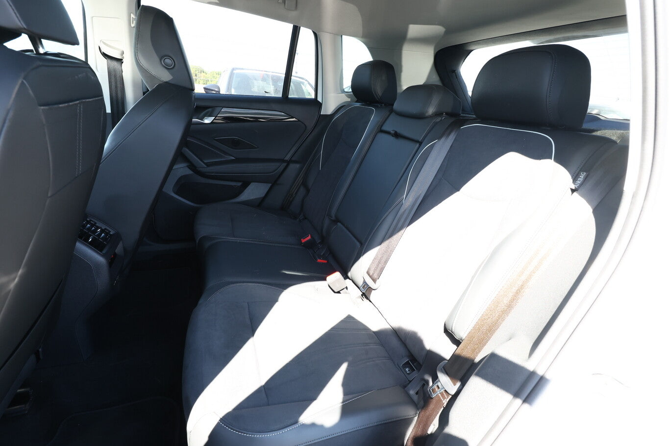 Volkswagen Tiguan 2.0 TDI 150 DSG Elegance LED Nav ACC AHK 170779806 9