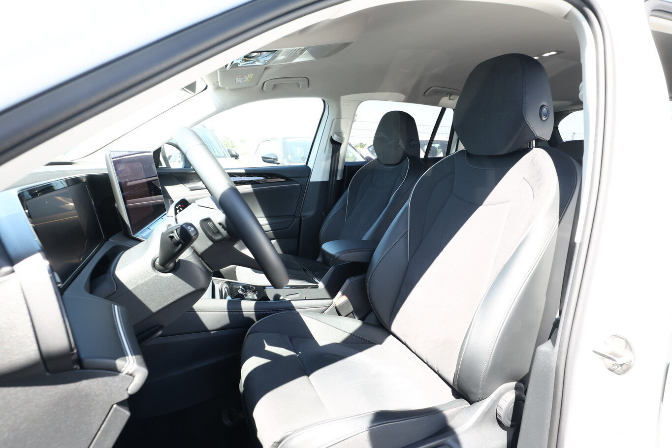Volkswagen Tiguan 2.0 TDI 150 DSG Elegance LED Nav ACC AHK 170779806 5