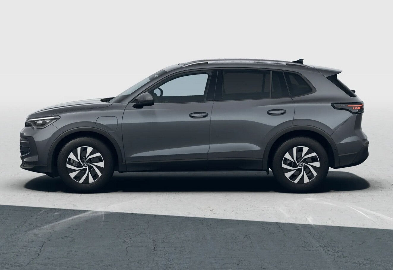 Volkswagen Tiguan eHybrid 204 LED+ Pano EasyOpen HUD Nav 5J 118402463 1