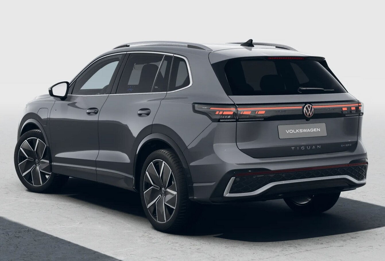 Volkswagen Tiguan PHEV R-Line IQ.DRIVE+ 5JGar LM20 SHZ DCC+ 151346982 2