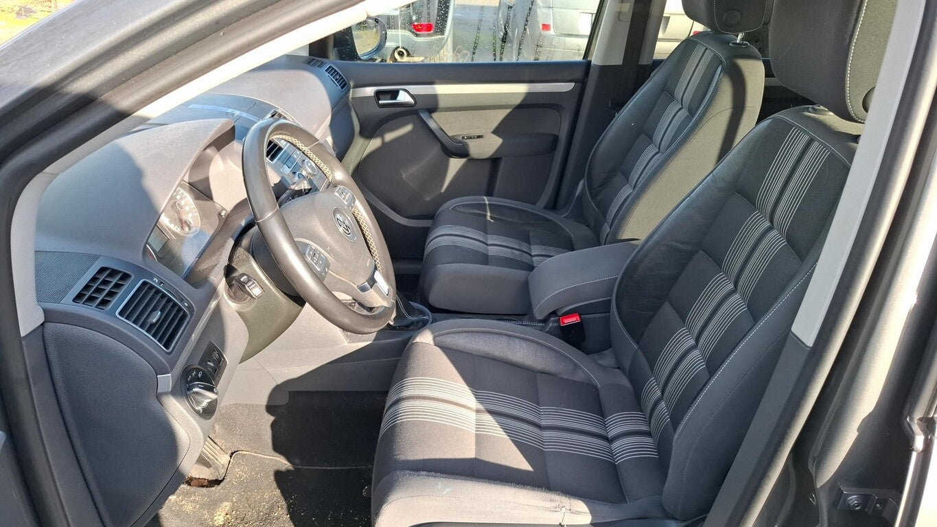 Volkswagen Touran 2.0 TDI Match LM Navi BiXen AHK RFK SHZ 147241869 6