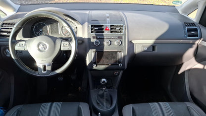 Volkswagen Touran 2.0 TDI Match LM Navi BiXen AHK RFK SHZ 147241869 4
