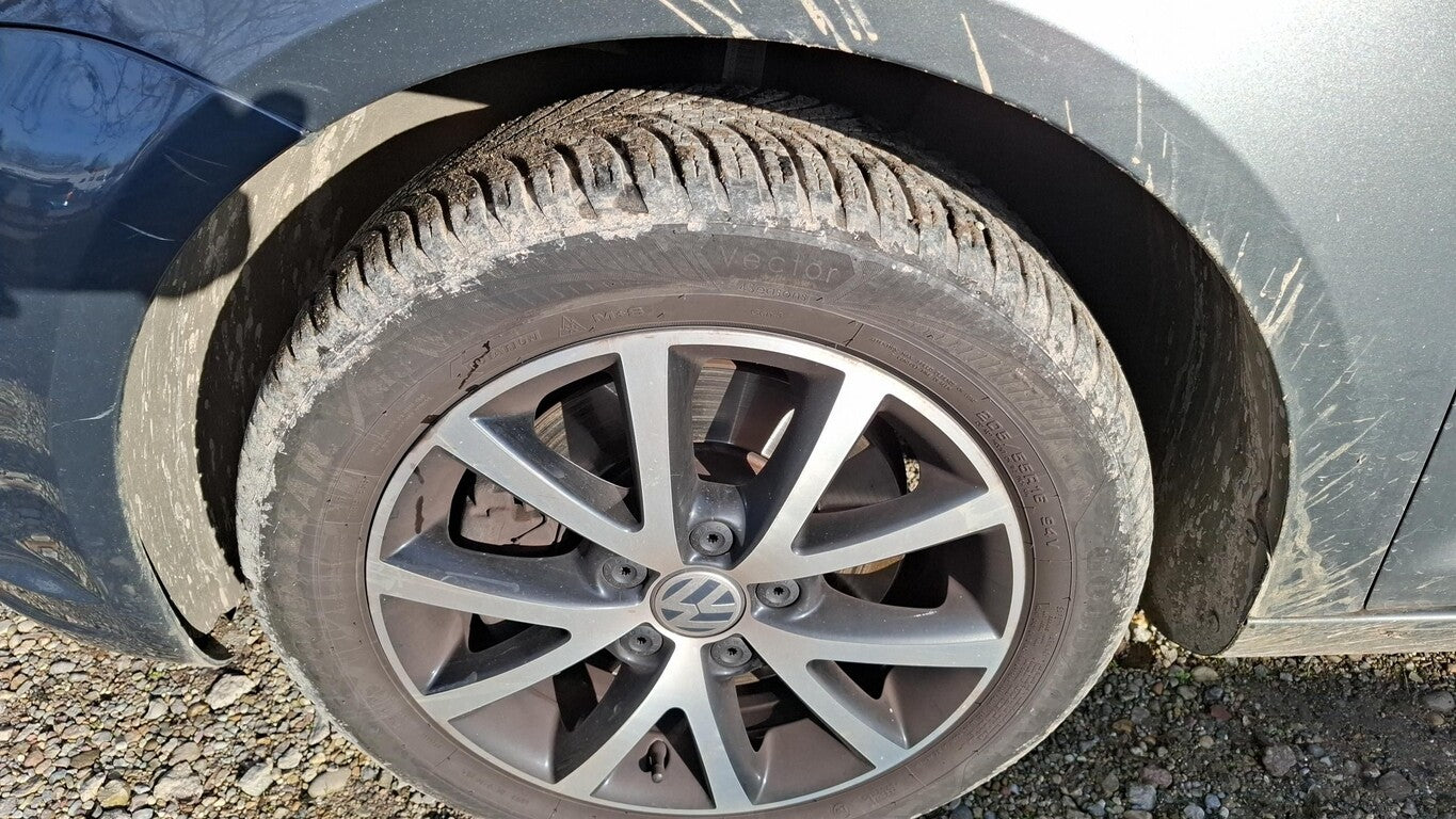 Volkswagen Touran 2.0 TDI Match LM Navi BiXen AHK RFK SHZ 147241869 10