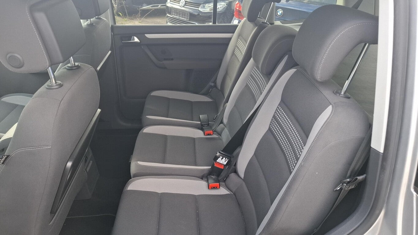 Volkswagen Touran 1.4 TSI DSG Life BiXenon RFK LM PDC Klima 136452112 7