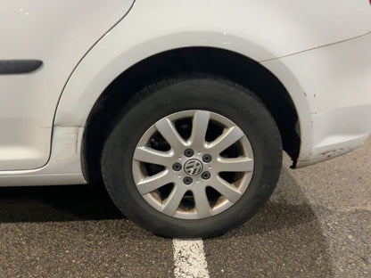 Neumático trasero izquierdo