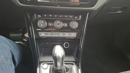 Volkswagen Touran 2.0 TDI Highline DSG AHK 7S NAV ACC RFK 144680169 6