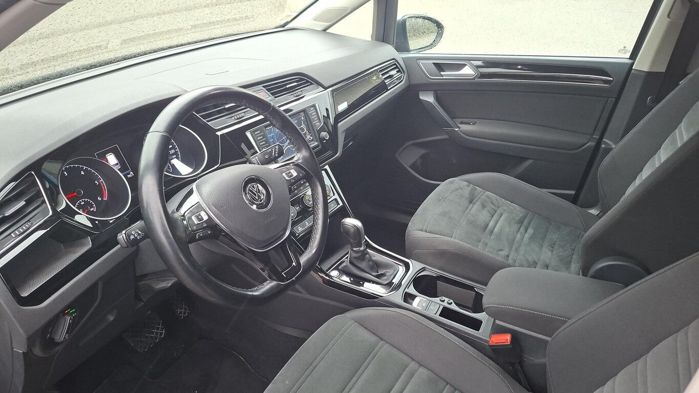 Volkswagen Touran 2.0 TDI Highline DSG AHK 7S NAV ACC RFK 144680169 7