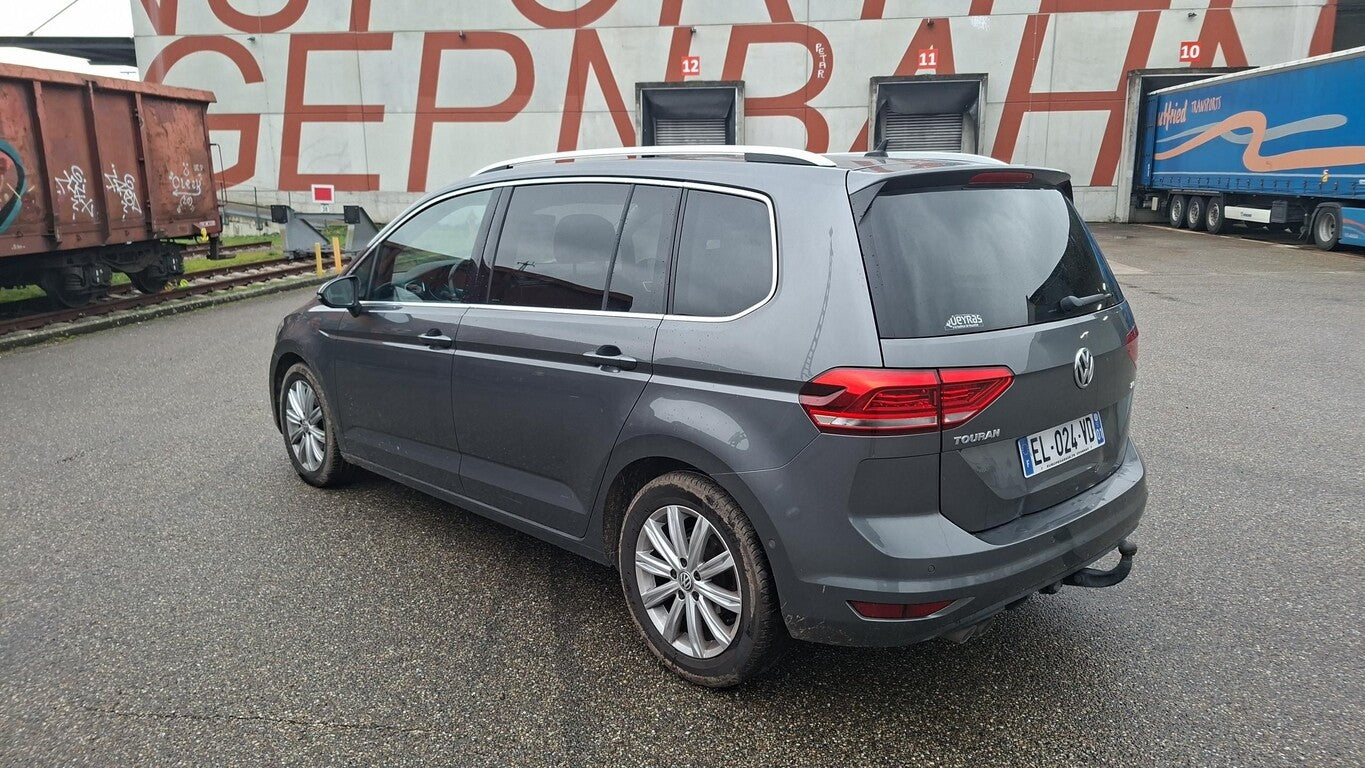 Volkswagen Touran 2.0 TDI Highline DSG AHK 7S NAV ACC RFK 144680169 3